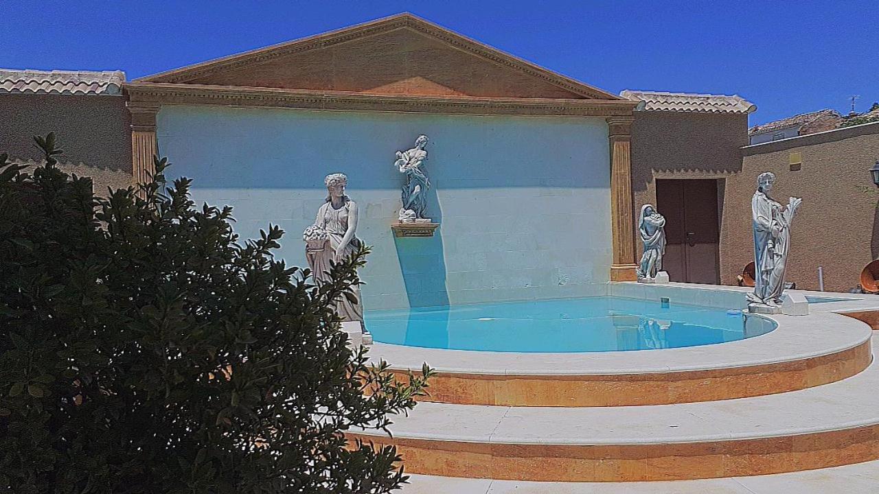 La Fuente Romana Campo-Nubes Exterior photo